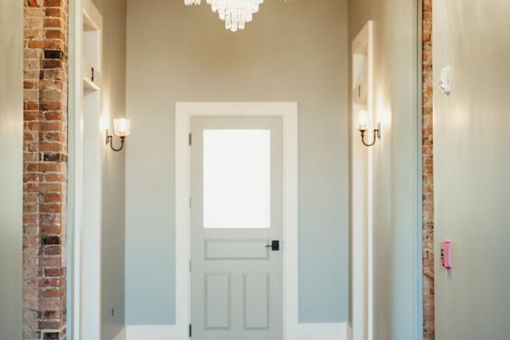 Ballroom/Hall 19 of 23