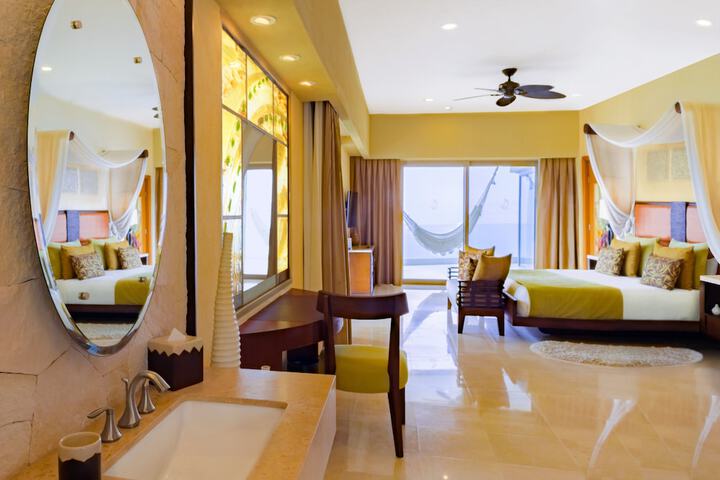 Room 14 of 207