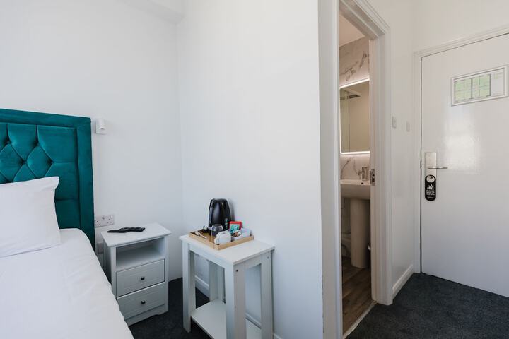 Room 57 of 122