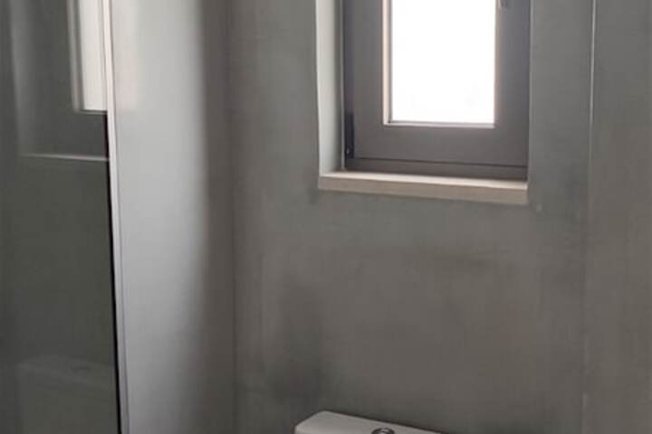 Room 17 of 24