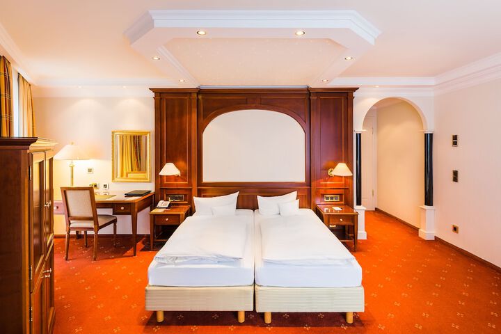 Room 10 of 95