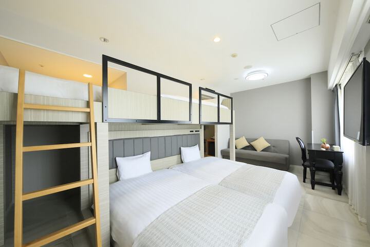 Room 25 of 72