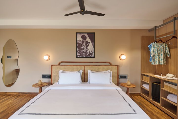 Room 11 of 48