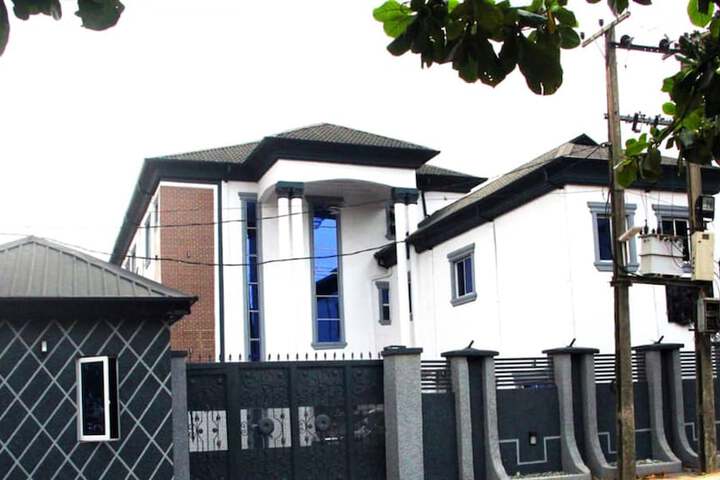 S and B Suites