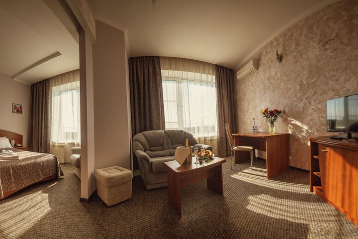 Room 14 of 28