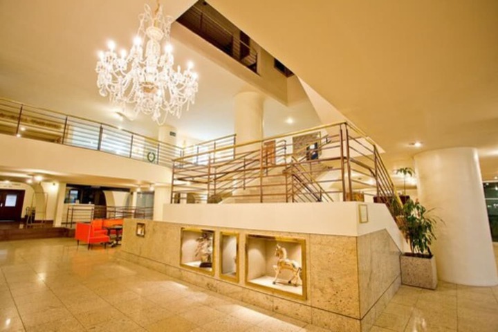 Guest Lobby