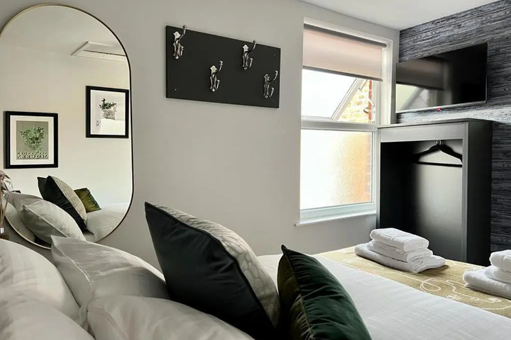 Room 3 of 13