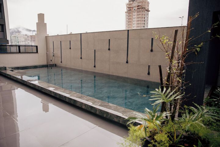 Pool 25 of 39