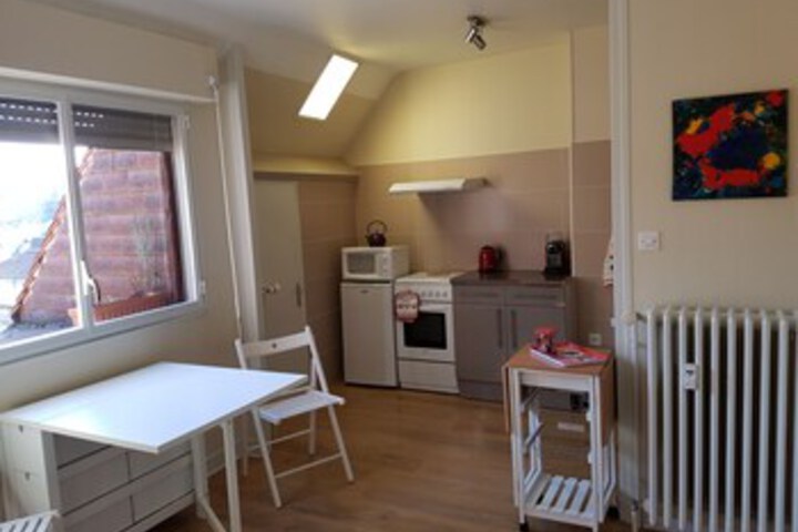 Room 4 of 8