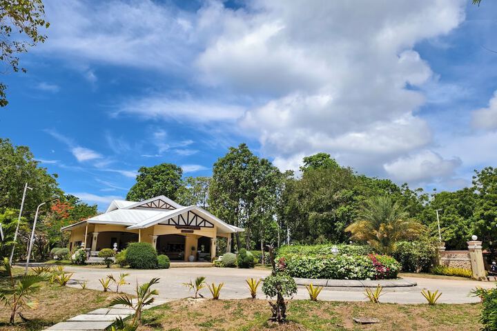 Ogtong Cave Resort