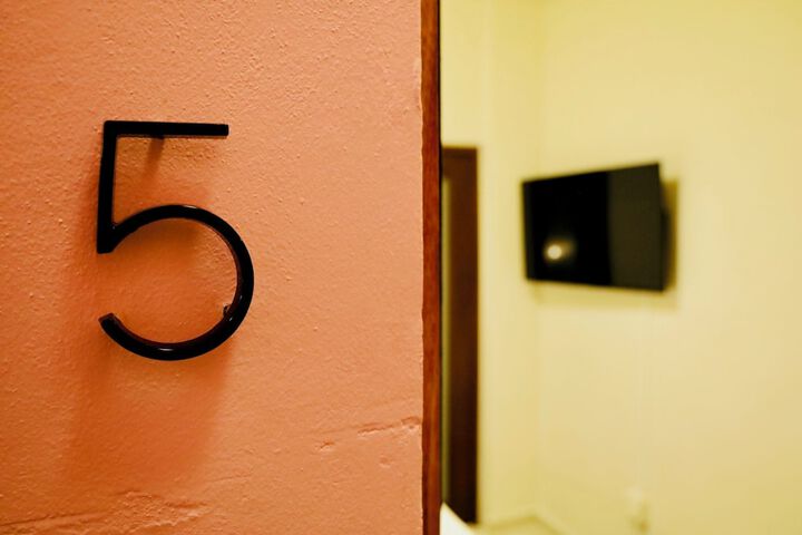 Room 4 of 21