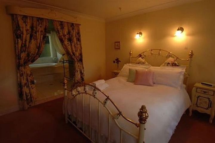 Room 5 of 49
