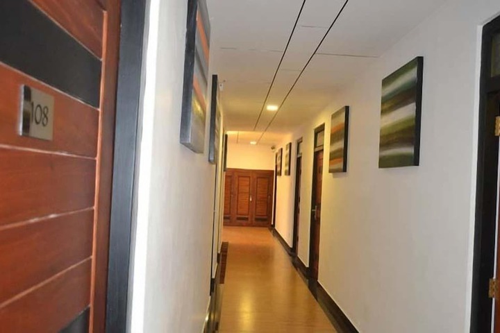 Ballroom/Hall 38 of 51