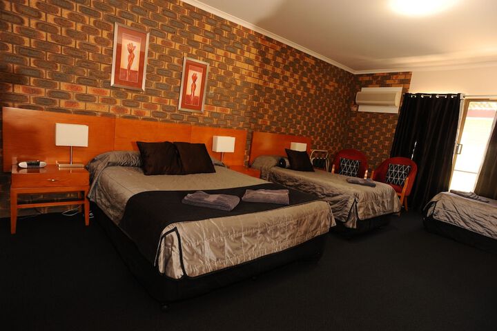 Room 27 of 75