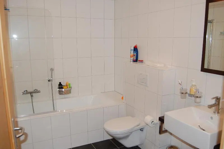 Room 7 of 11