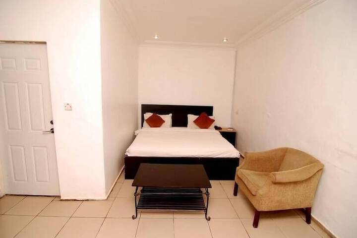 Room 11 of 48