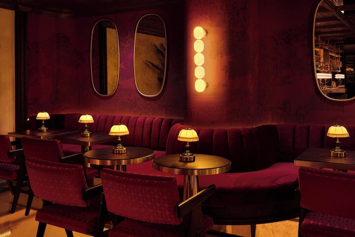 Lounge 36 of 63