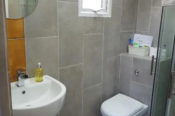 Room 7 of 10