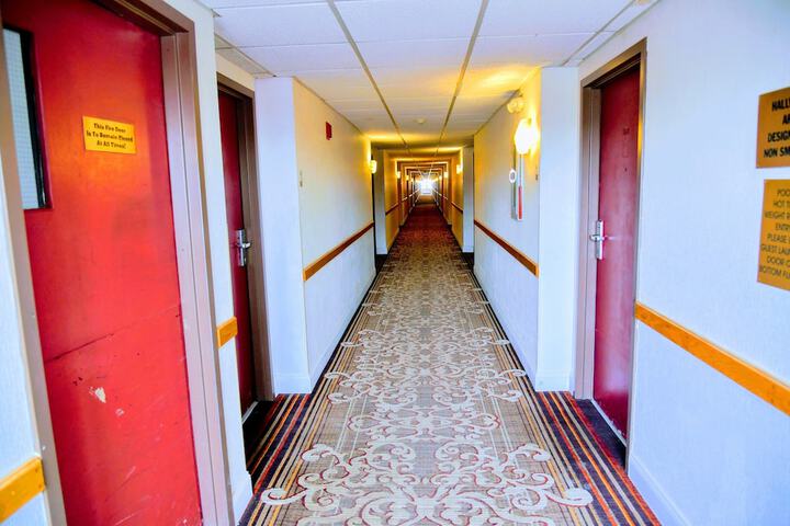 Ballroom/Hall 58 of 71