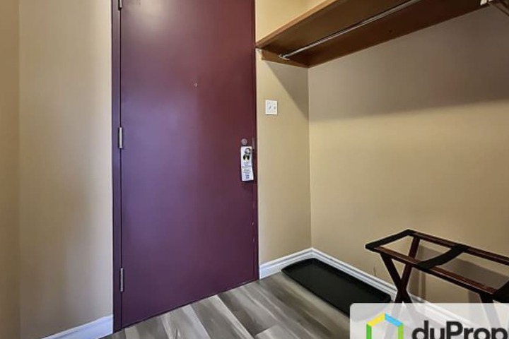 Room 5 of 18