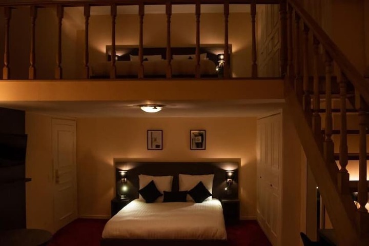 Room 42 of 58