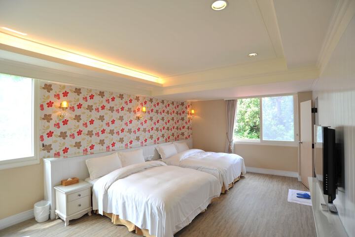 Room 5 of 34