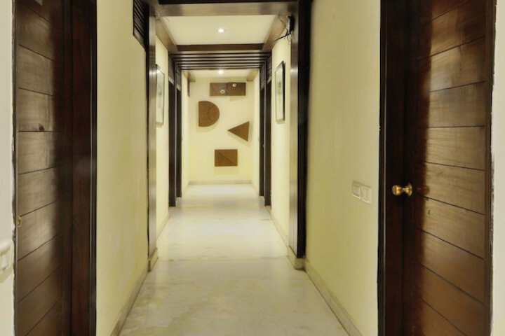 Ballroom/Hall 29 of 31