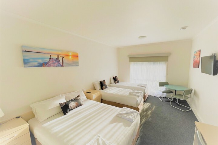 Room 27 of 60