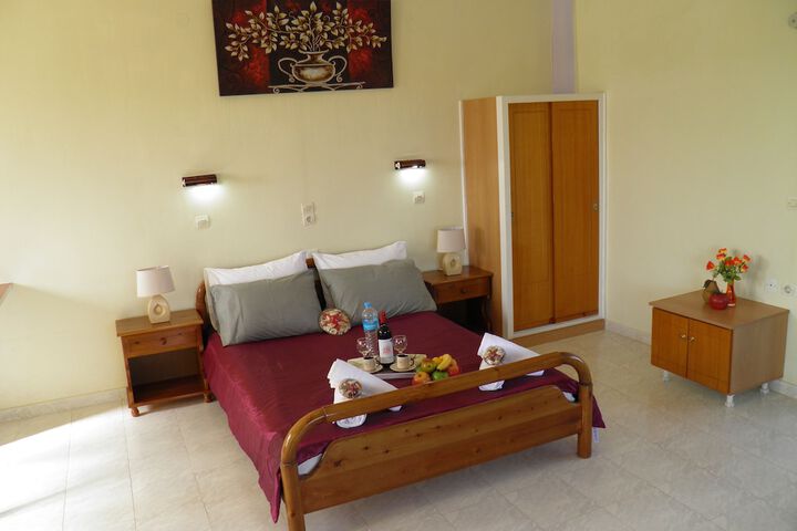 Room 4 of 53