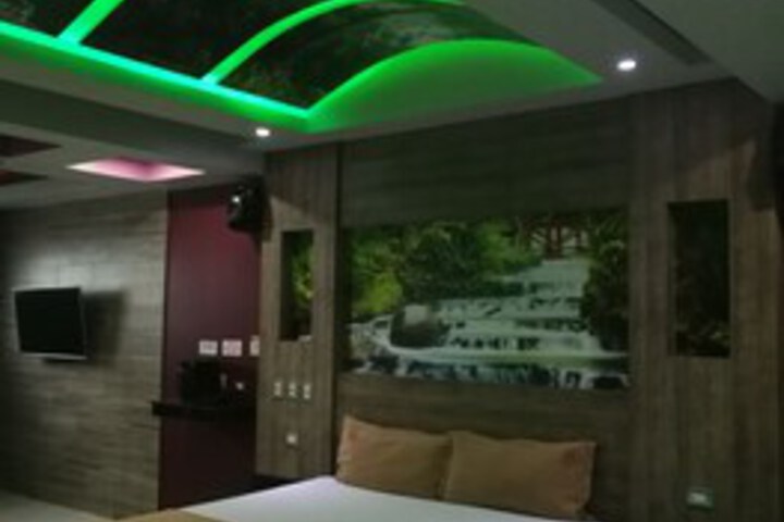 Room 48 of 78