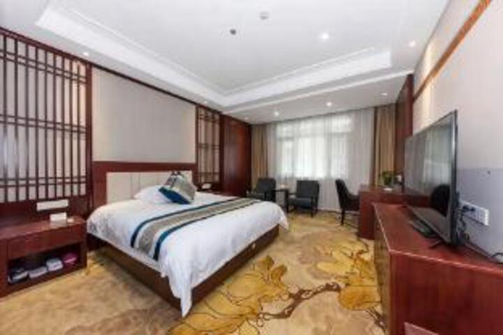 Room 9 of 10