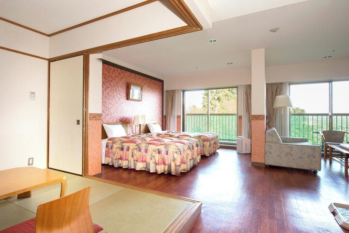 Room 17 of 39