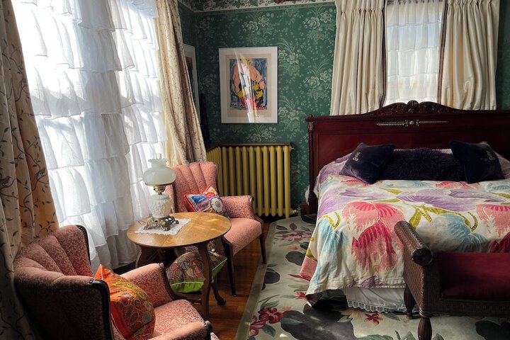 Room 6 of 32