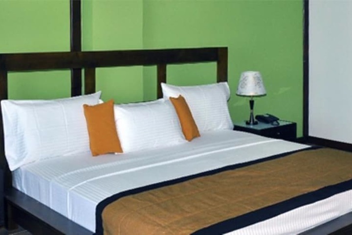 Room 12 of 34