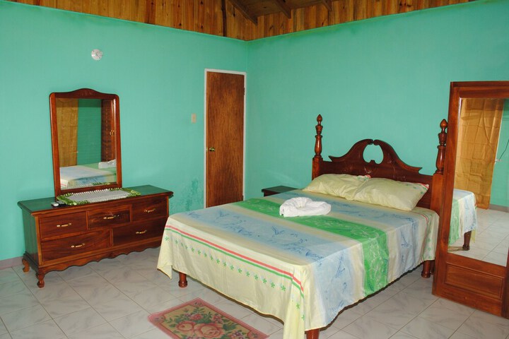 Room 10 of 29