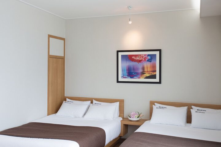 Room 30 of 32