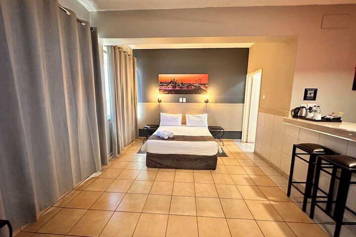 Room 13 of 26