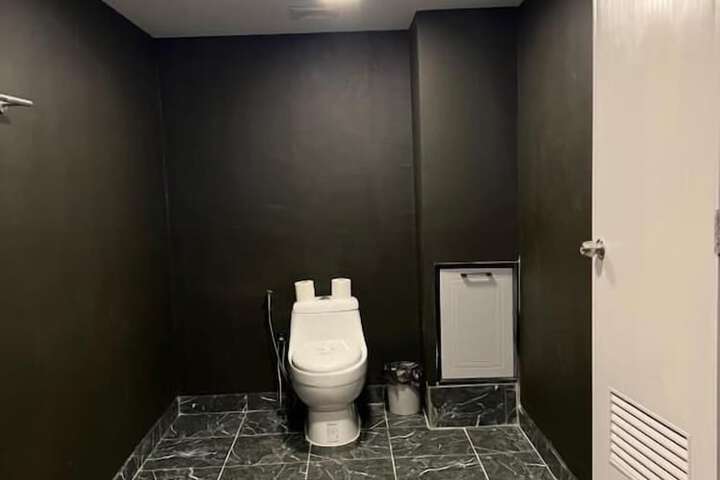 Room 15 of 27