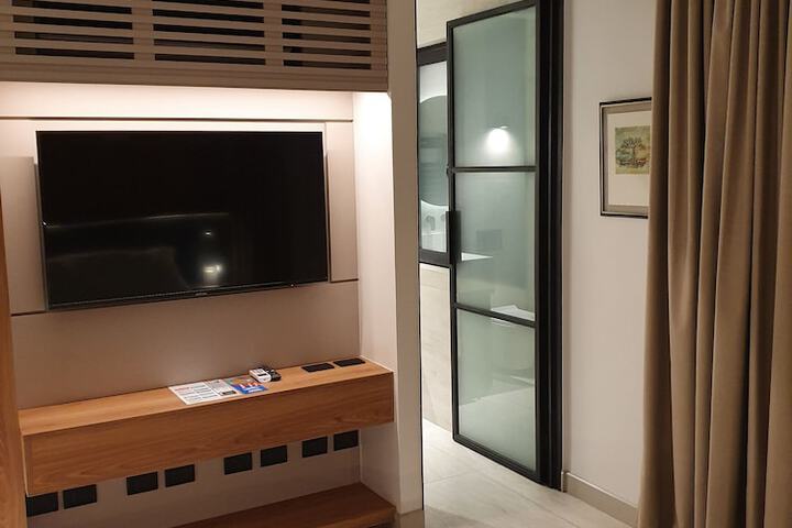 Room 9 of 64