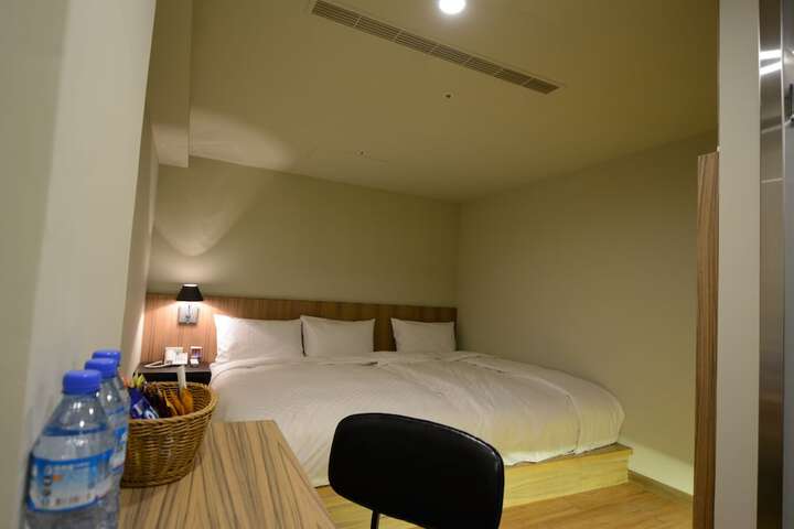 Room 16 of 41