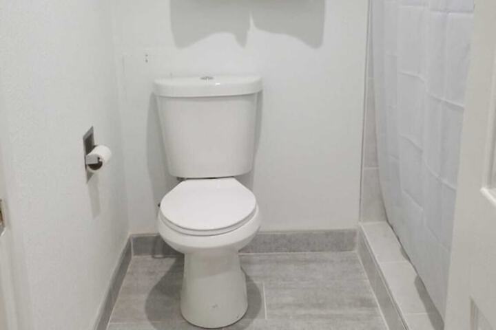 Standard Double or Twin Room (5 of 6)