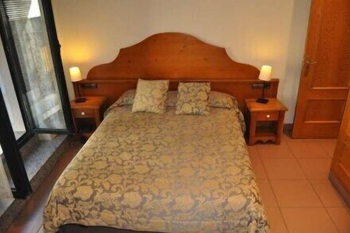 Room 4 of 18