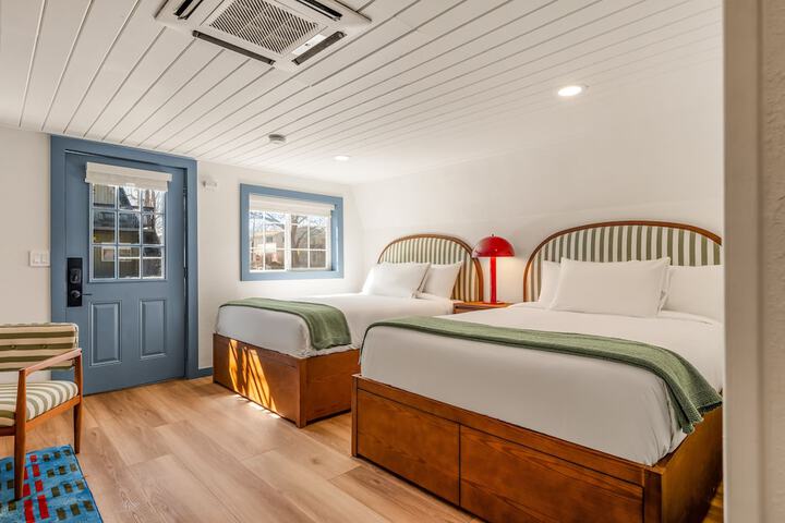 Room 10 of 72