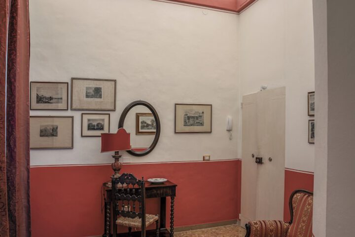 Room 10 of 88