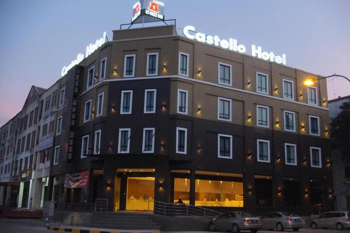 Exterior of Castello Hotel