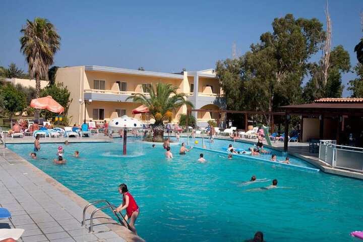 Hotel Pool
