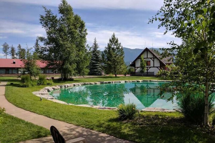 Pool 125 of 186