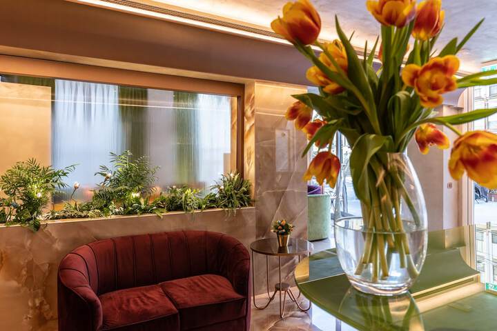 Guest Lobby