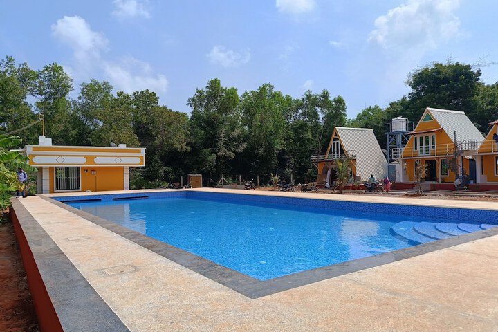 Pool 10 of 17