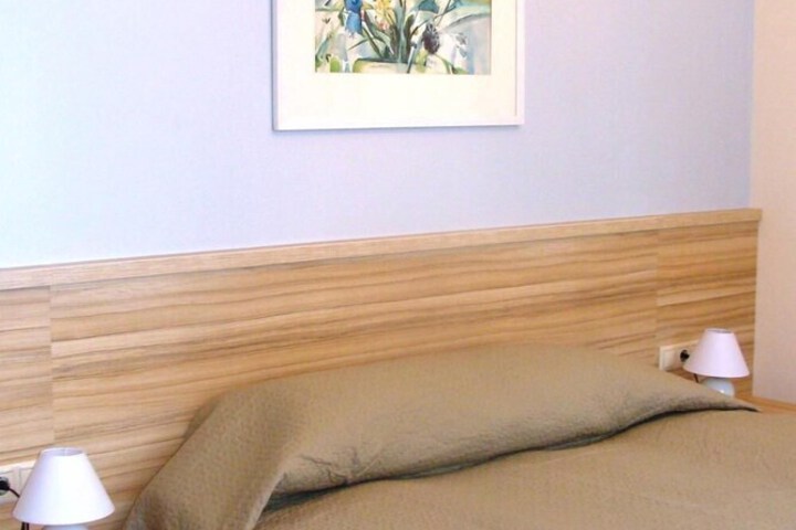 Room 9 of 26